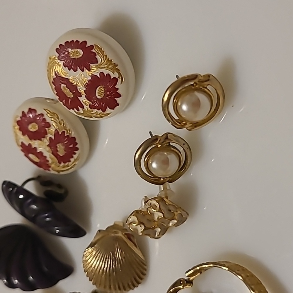 Set of 8 Clip on, and Pierced Earrings - Picture 7 of 14